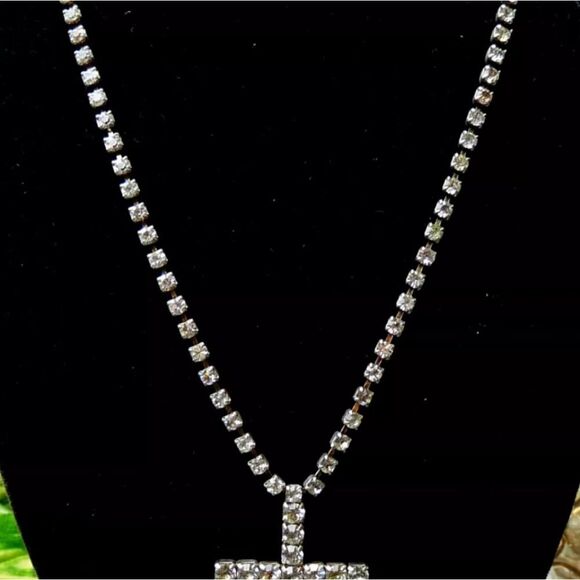 STUNNING AUTHENTIC VINTAGE PRONG SET DIAMANTE RHINESTONE CROSS PENDANT NECKLACE - Picture 11 of 11